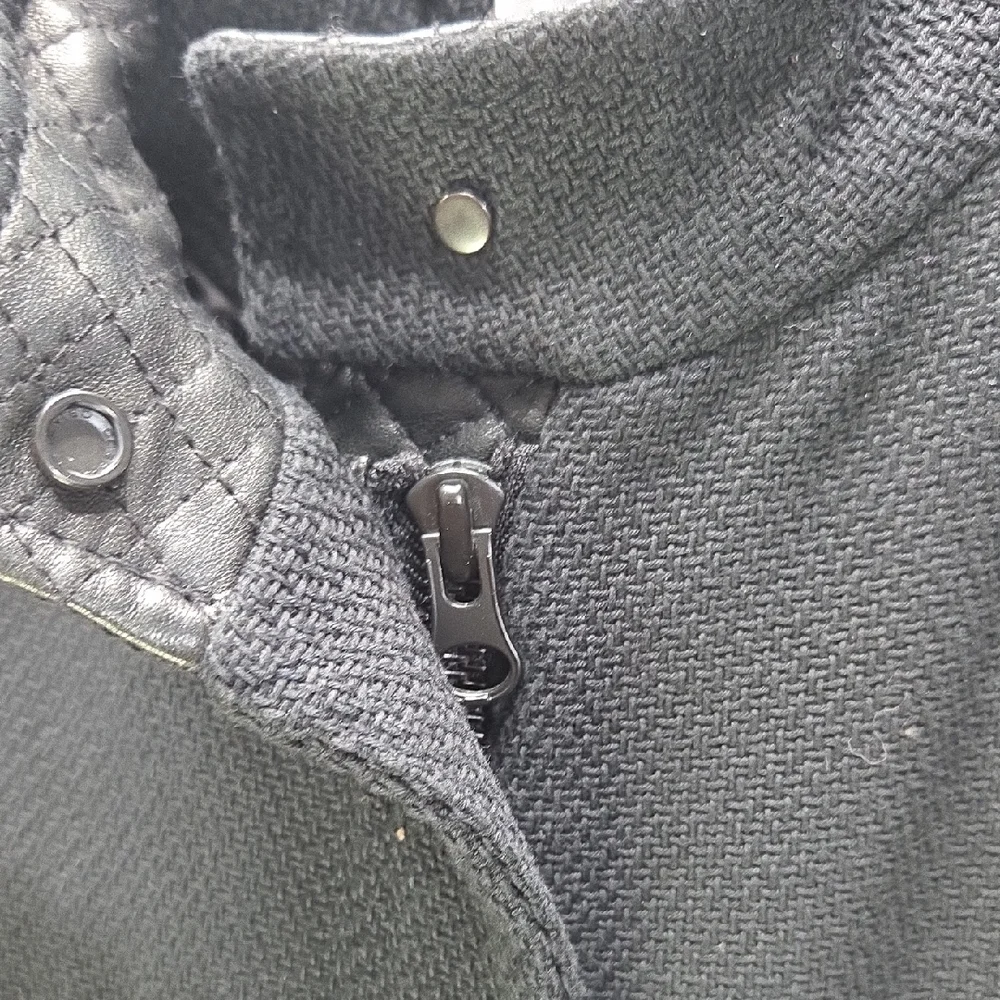 Vince Black Textured Blazer - Picture 8 of 11